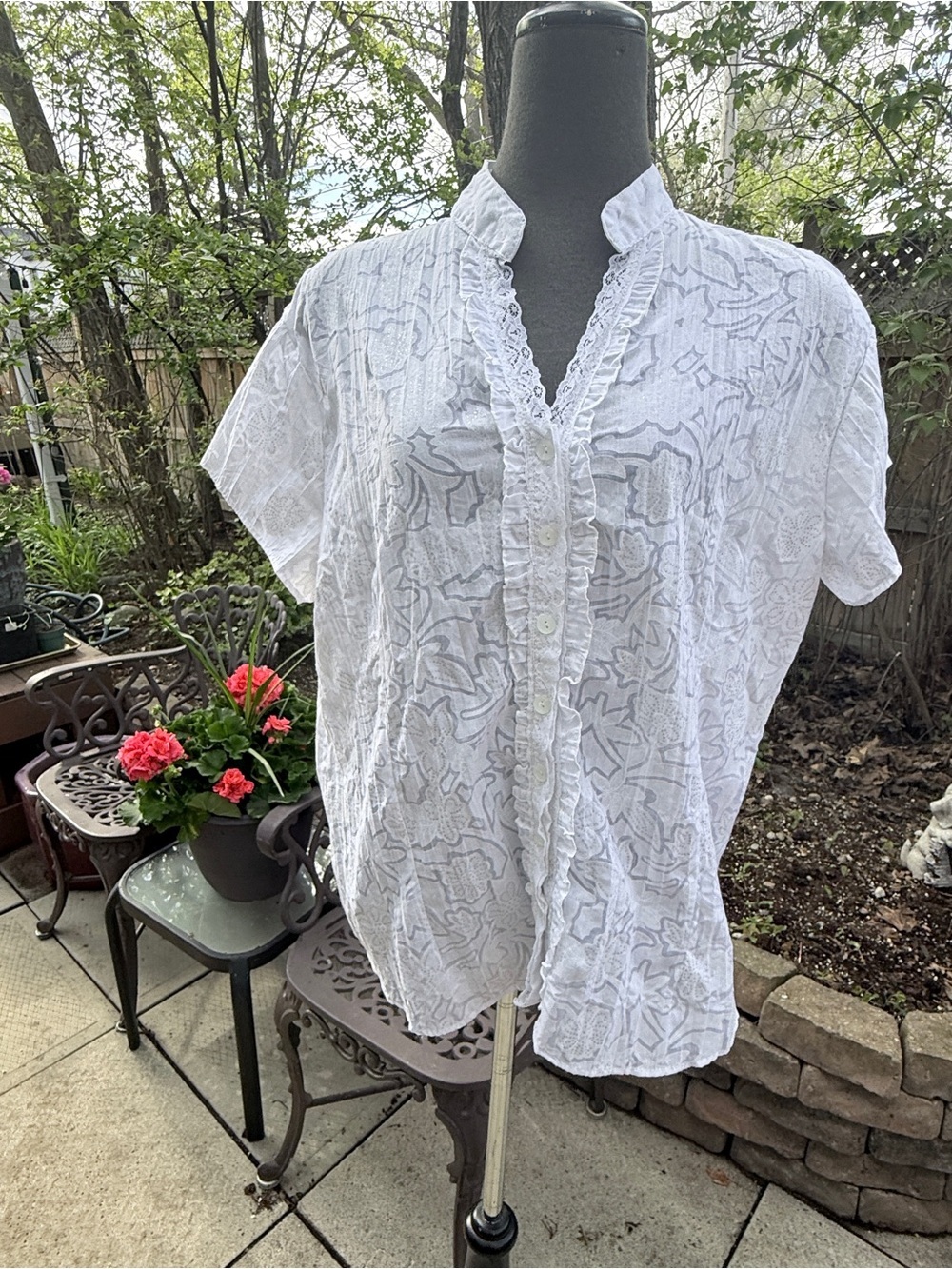 Peace Buttons White Lace-Detail Button Front Women's Top
